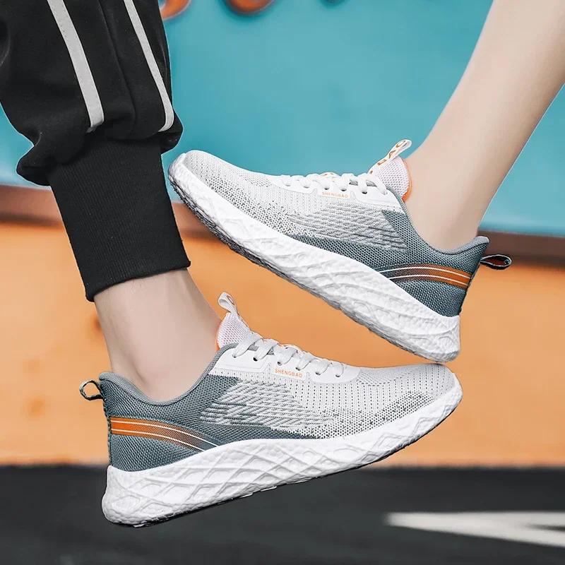 Спортивная женская обувь для мужчин, дышащие легкие мужские повседневные кроссовки с сеткой, новые удобные кроссовки, нескользящие уличные мужские кроссовки