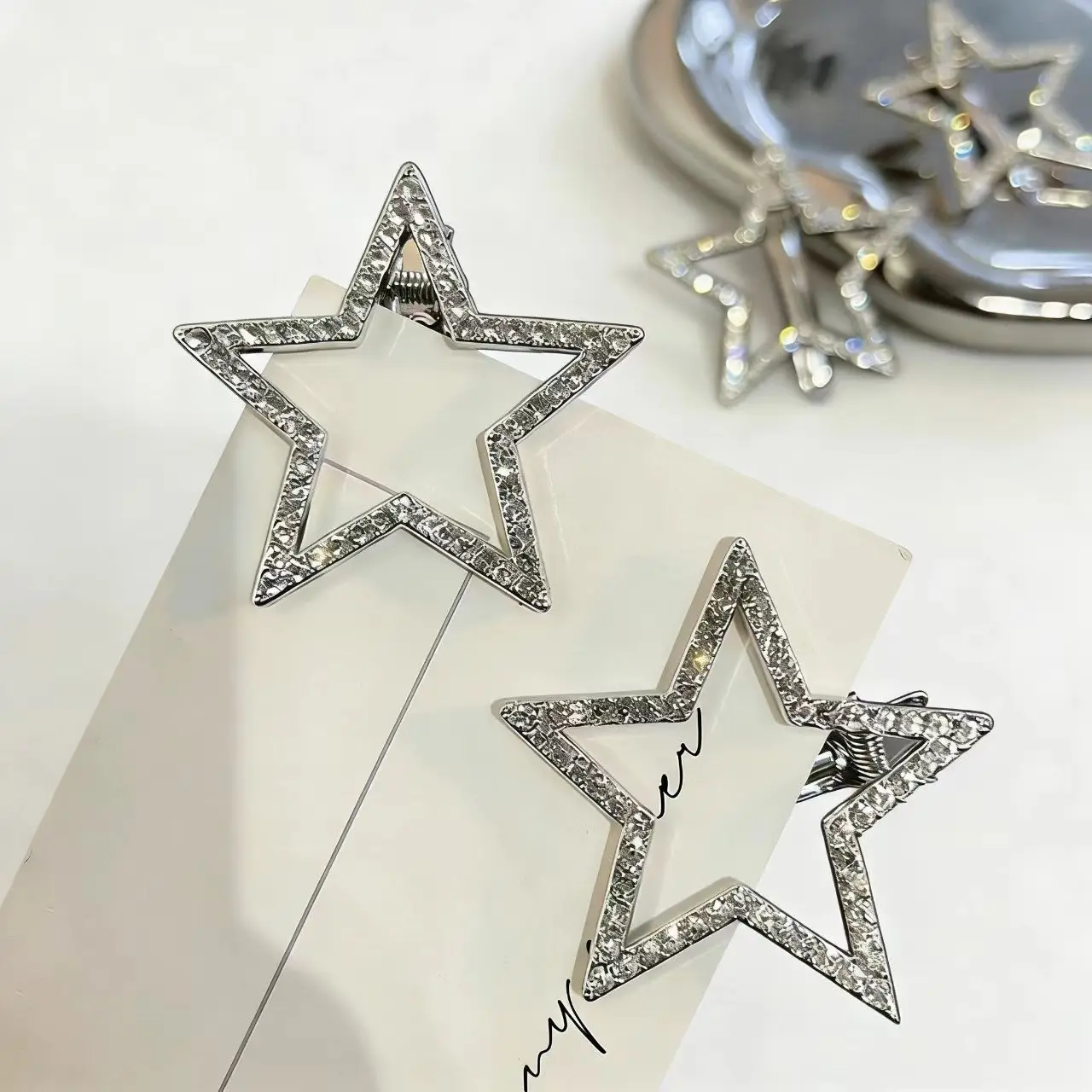 

Korean Style 2pcs Silver Star Hairpins Shiny Fine Rhinestone Metal Hairpins Korean Style Fashionable Hair Clips for Woman