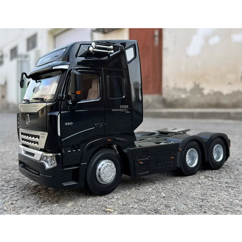 

Diecast 1:24 Scale China National Heavy Duty Truck HOWO A7 Towing Head Transport Engineering Transport Vehicle Alloy Model