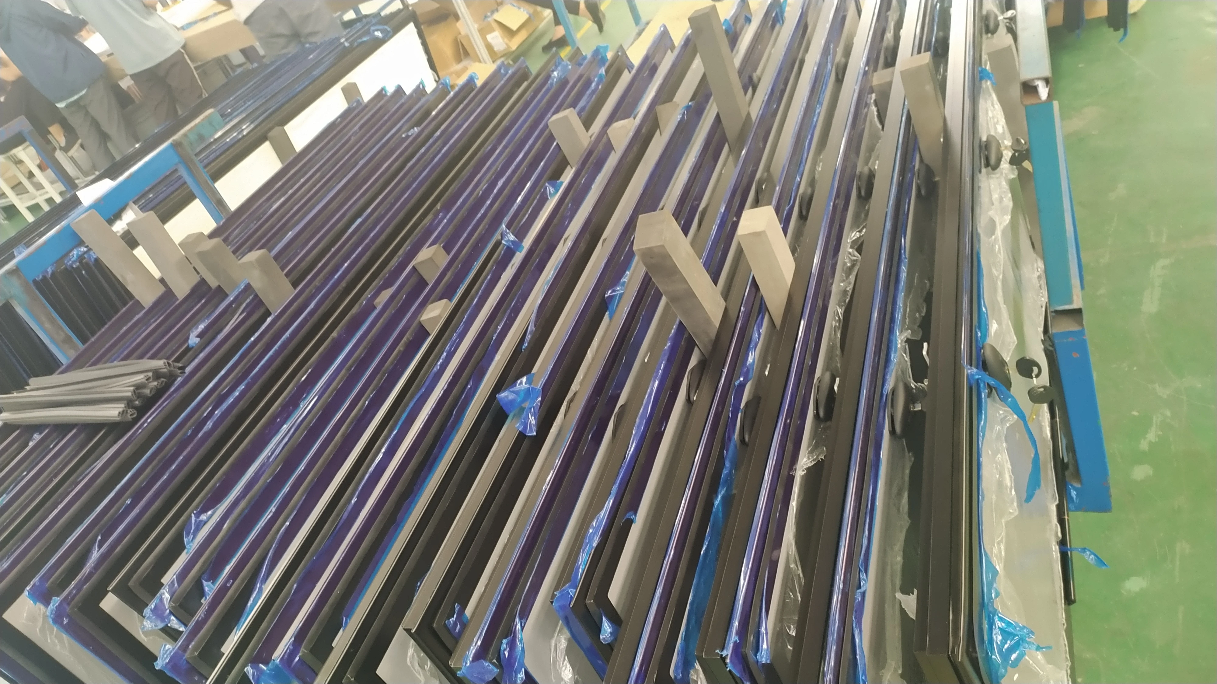 باب RV بيع المصنع مباشرة باب دخول من الألومنيوم لـ Motohome 622*1822 مم