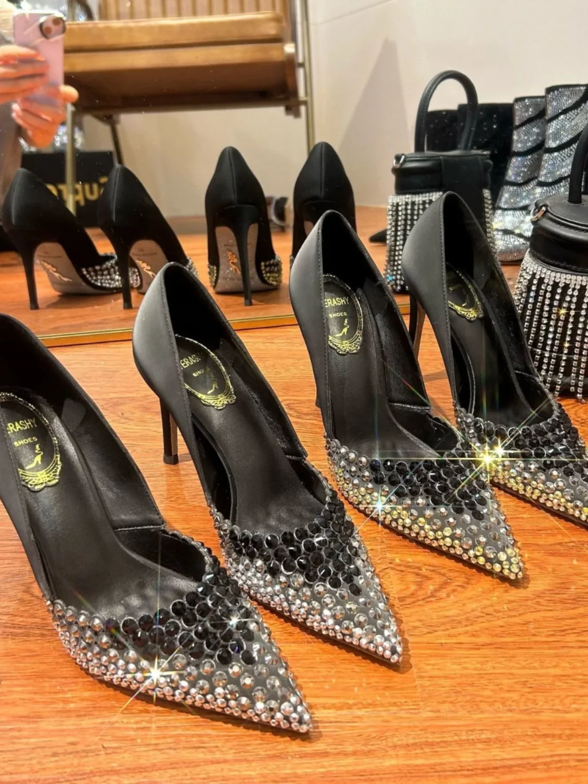 2025Spring/Summer New Cutout Pointed Fine Heel High Heels with Elegant Elegance, Black Banquet Diamond High Heels for Socialists