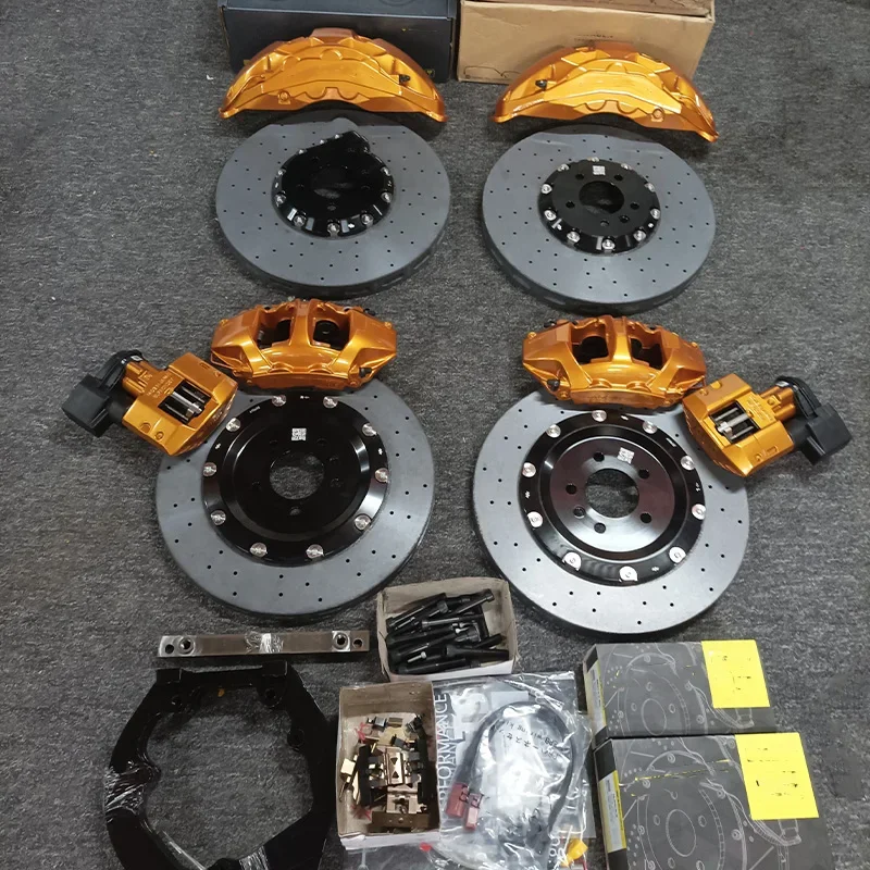 New Carbon Ceramic Lightweight Disc Brake Rotors 10 Pot with Rear EPB Caliper for Mercedes W213 G82  W205 Ceramic Disc W167