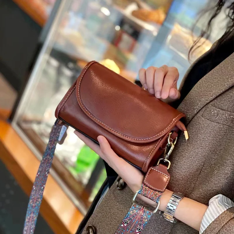 

Leather women's bag crossbody small bag new spring and summer high-grade texture French niche all vintage first layer cowhide sh