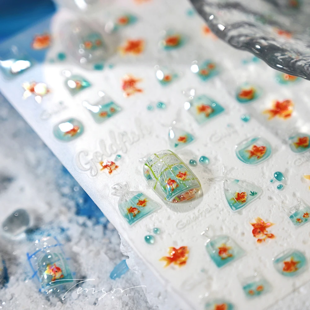 Kawaii Goldfisch im Beutel 5D Nail Art Aufkleber Gelee wie durchscheinender Goldfisch mit Blase Niedlicher wasserischer Sommer-Maniküre-Aufkleber DIY