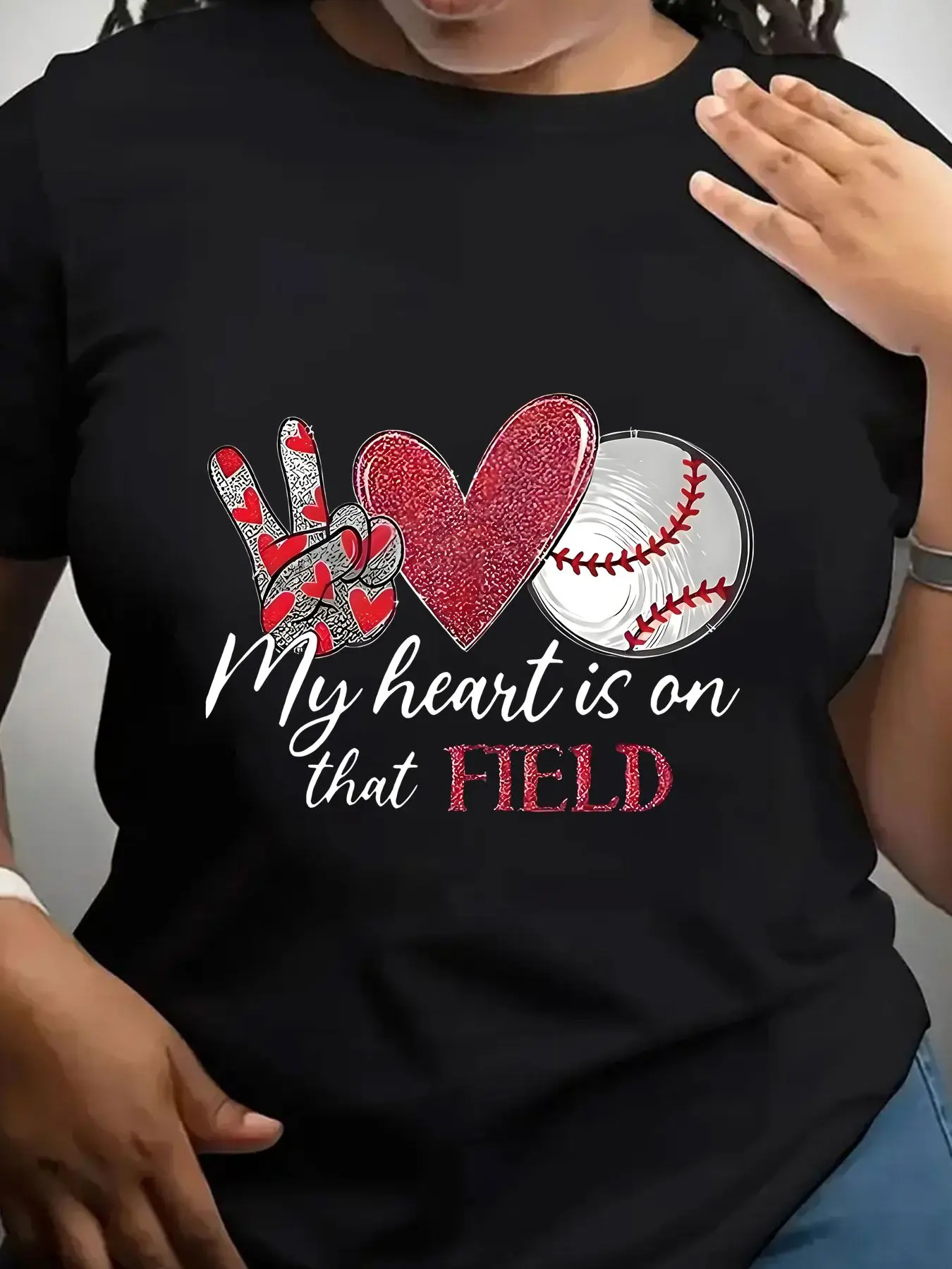 Women's Trendy Crew Neck T-Shirt Peace Love Baseball Heart Field Suitable for Casual Sportswear