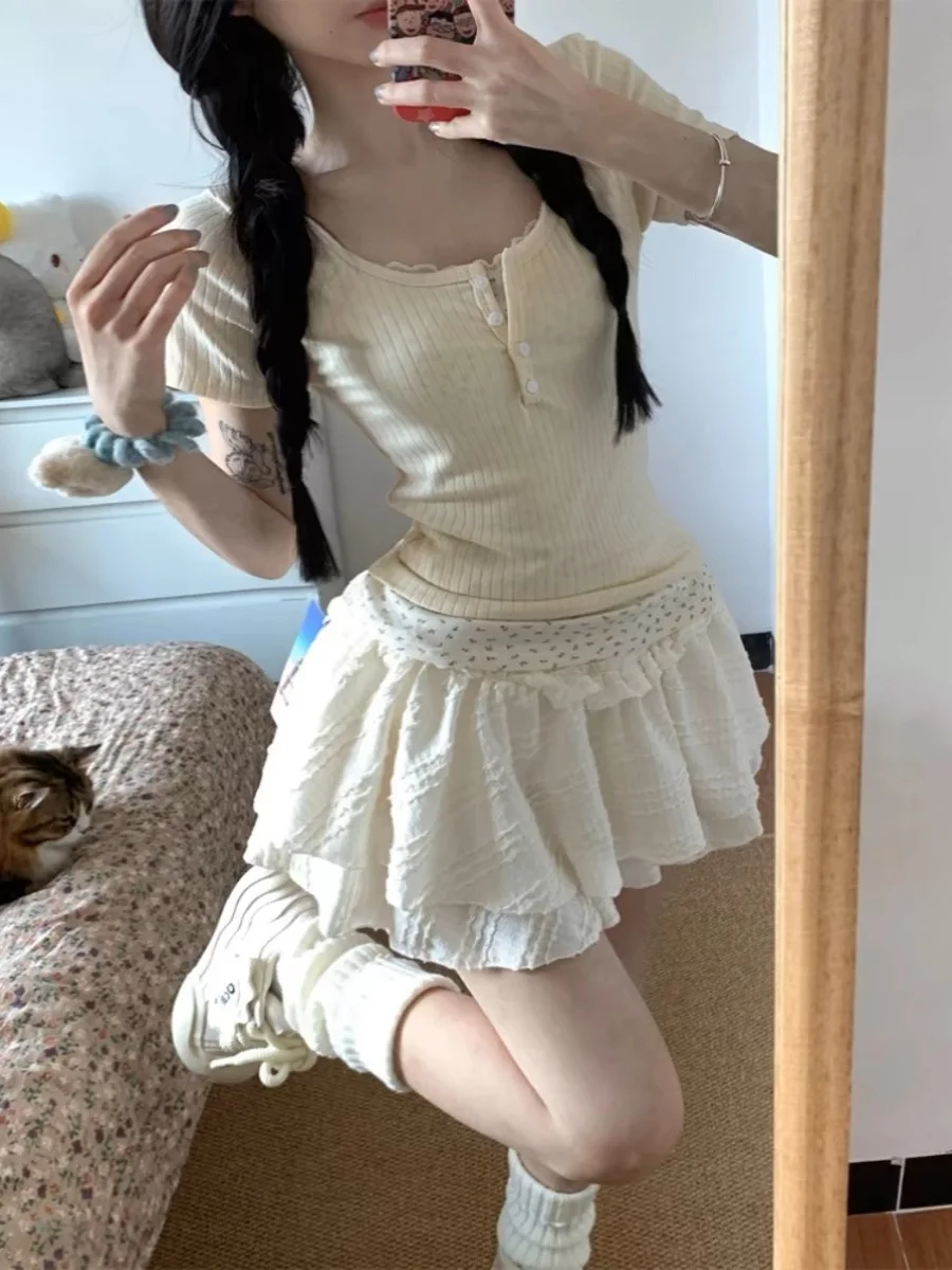 

Women's Summer Waist-Cinching Sweet Cool Spicy Floral Print Short Sleeve Two-Piece Set T-Shirt And Skirt Ensemble