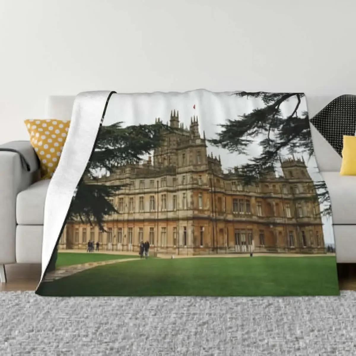 Highclere Castle / Downton Abbey Throw Blanket Hairys Beach Nap Sofas Blankets