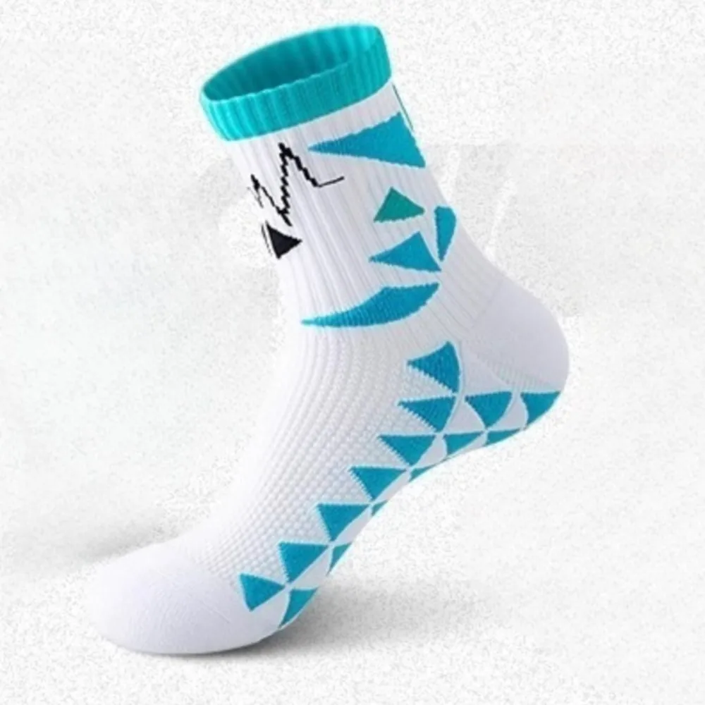 جديد الكبار جورب الرياضة طاقم فستان رياضي الرجال تشغيل الصيف المضادة للرائحة المهنية ماراثون منشفة أسفل كرة السلة B3W66