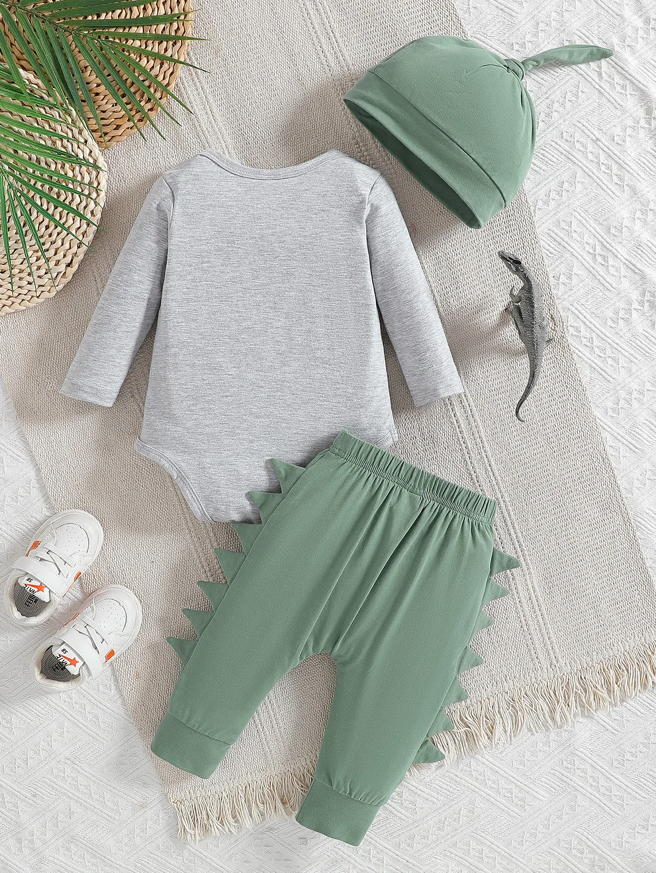 2025 Summer New Dinosaur Cartoon Print Long-Sleeve Hoodie, Long Pants + Hat Fashionable and Versatile Three-Piece Set