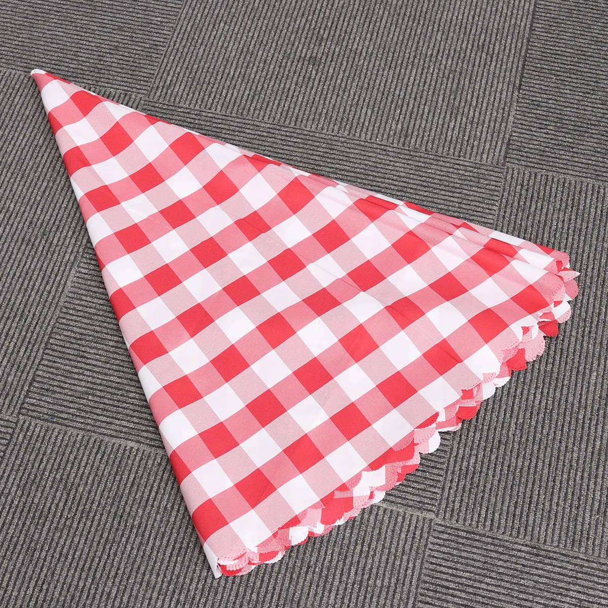 

Round Checkered Tablecloth Red Polyester Table Cover Wrinkle Resistant for Hotel Restaurant Picnic Wedding Banquet