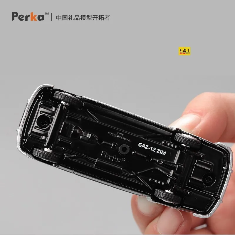 Nieuw Op Voorraad Perka 1:64 Sovjet Gaz-12 Zim Sedan Auto Legering Miniatuur Diecast Zim Ornamenten Custom Speelgoed Kids Gift