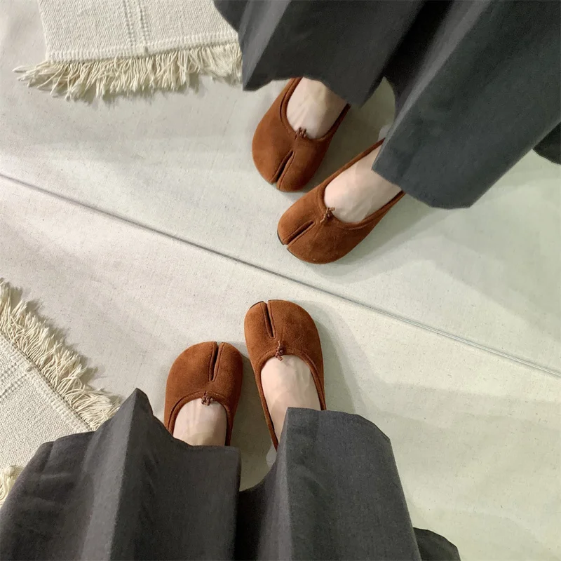 

Весенне-осенние туфли на плоской подошве 2025 года, туфли в французском вечернем стиле с разделенным носком в форме подковы, удобные одинарные туфли на мелкой подошве