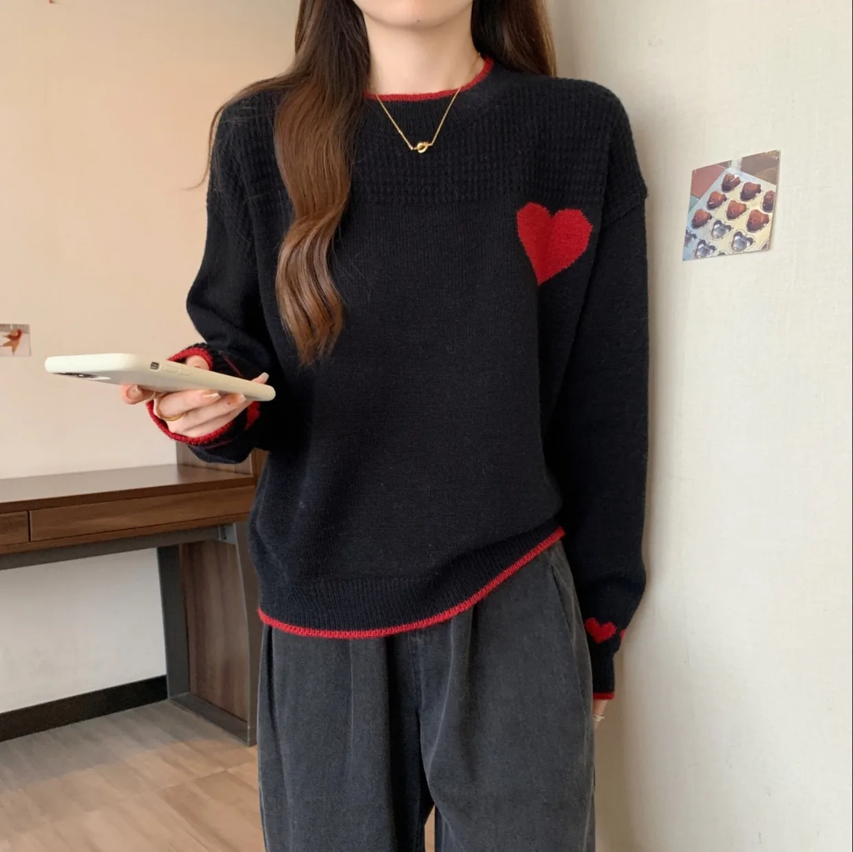 

Autumn and winter new round neck pullover heart embroidery lazy style loose knit sweater for women