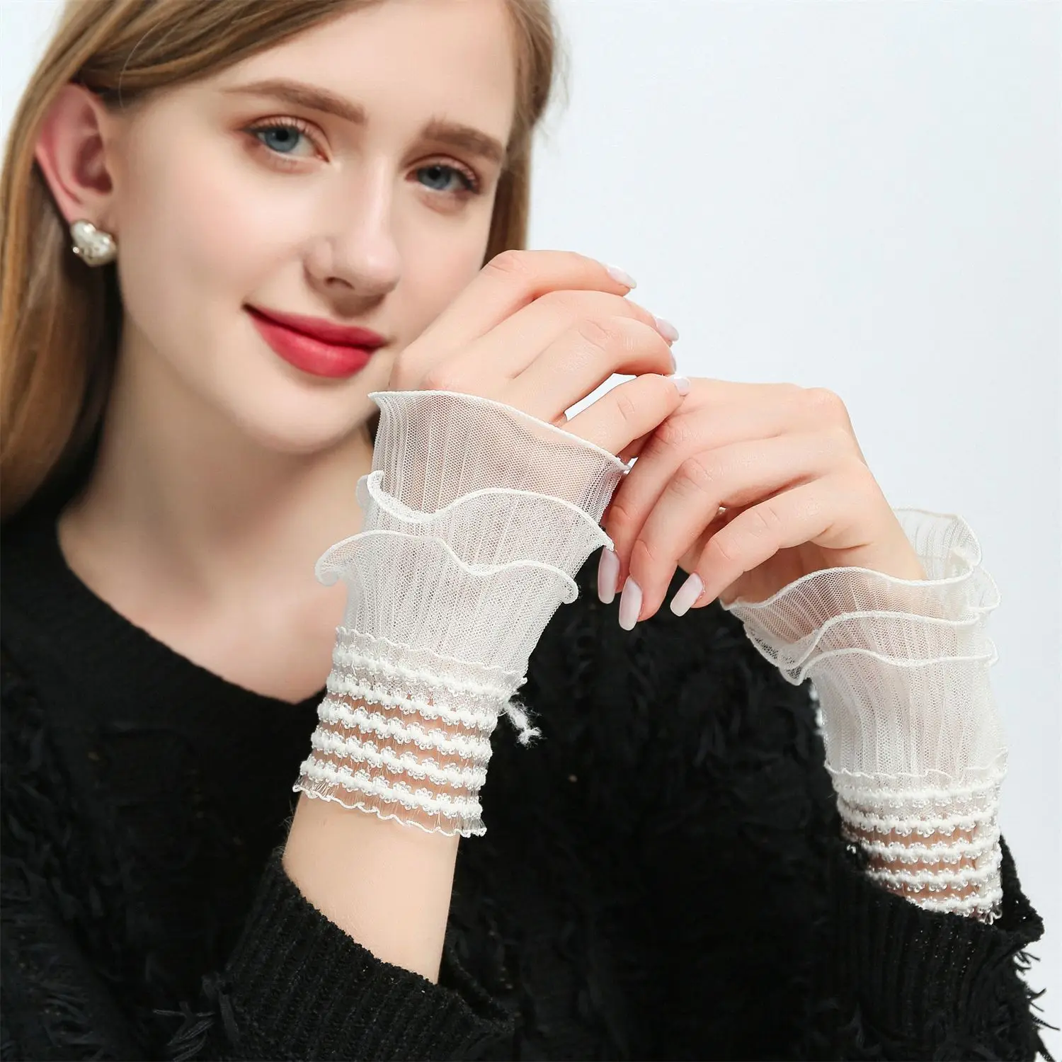 إكسسوارات دانتيل ثلاثية الطبقات بمزاج عطر صغير وأصفاد زخرفية ثلاثية الأبعاد وأكمام مزيفة وأساور يدوية