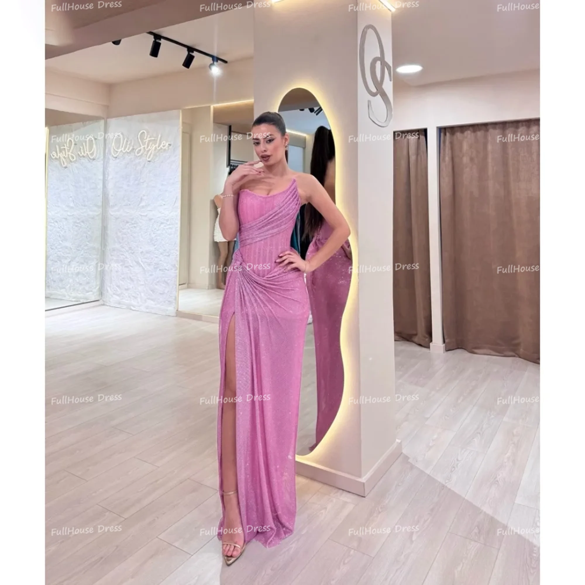 Vestido de fiesta de lentejuelas brillantes plisado escalonado sin tirantes rosa fantástico hecho a medida vestido de noche largo sin espalda con abertura lateral sexi