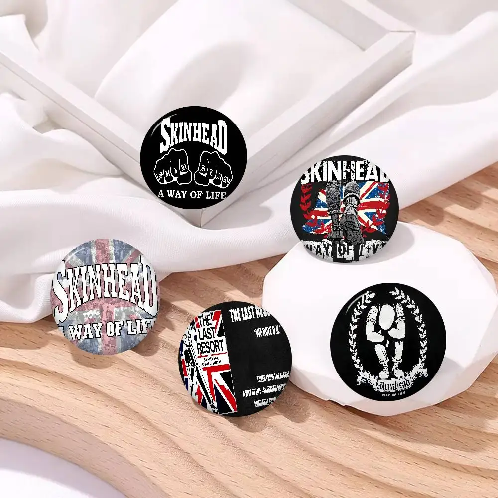 SKINHEAD طريقة الحياة الإبداعية دبابيس مضحك وجه مبتسم جولة المفاجئة في بروش شارة ظهره قبعة اكسسوارات مجوهرات هدايا
