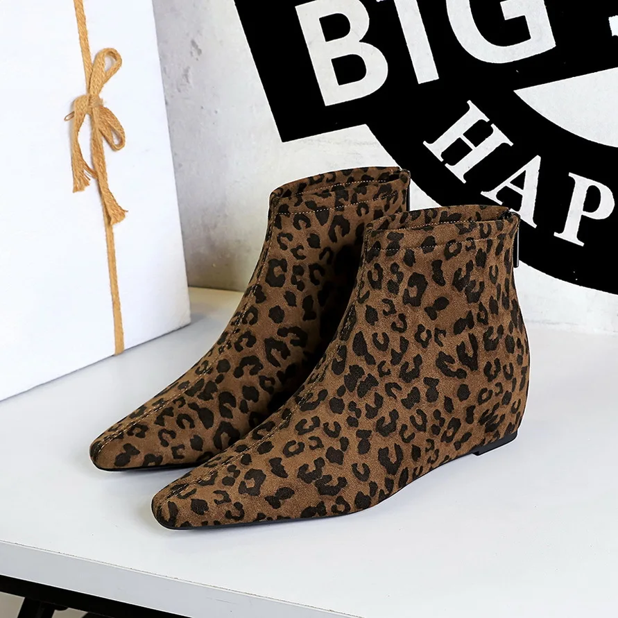 

6632-27 Winter Women's Boots Retro Style Sexy Ladies Aakle Boots Heightened Inner Wedges Heel Zipper Leopard Printed Short Boots