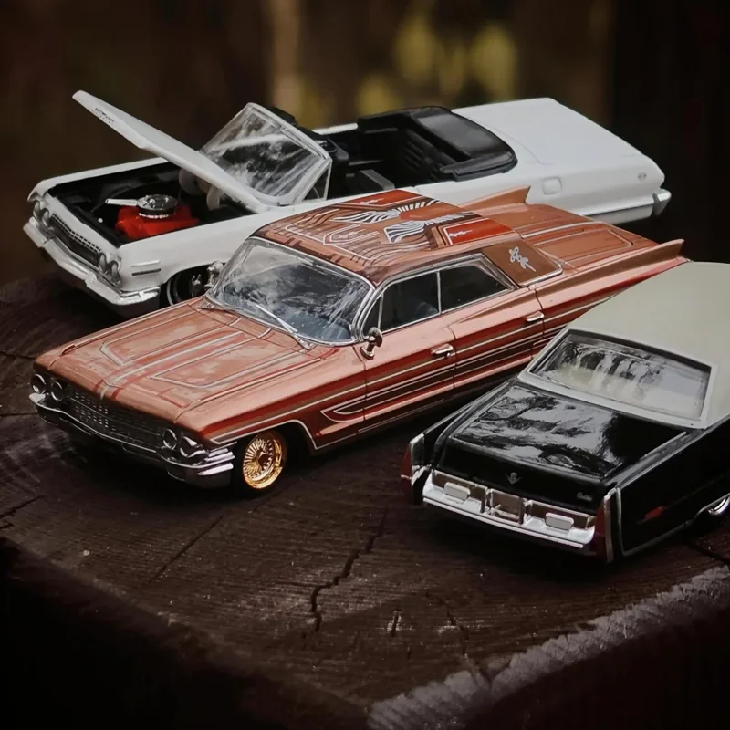 Nieuw Op Voorraad Mk 1: 64 Cadillac DeVille 2025 Hec Tentoonstelling Legering Model Auto Miniatuur Diecast Ornamenten Custom Speelgoed Kids Gift