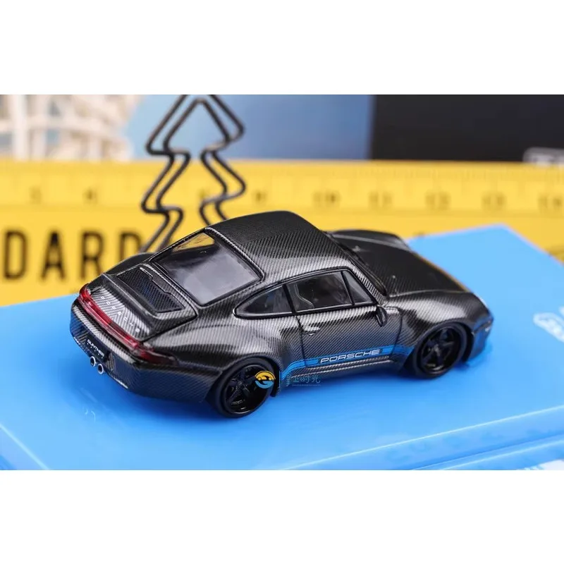 En stock: 1:64 993 400R, modelo de coche de aleación de simulación fundido a presión totalmente de carbono, juguete de regalo para festivales para niños, artículo de exhibición coleccionable para adultos.