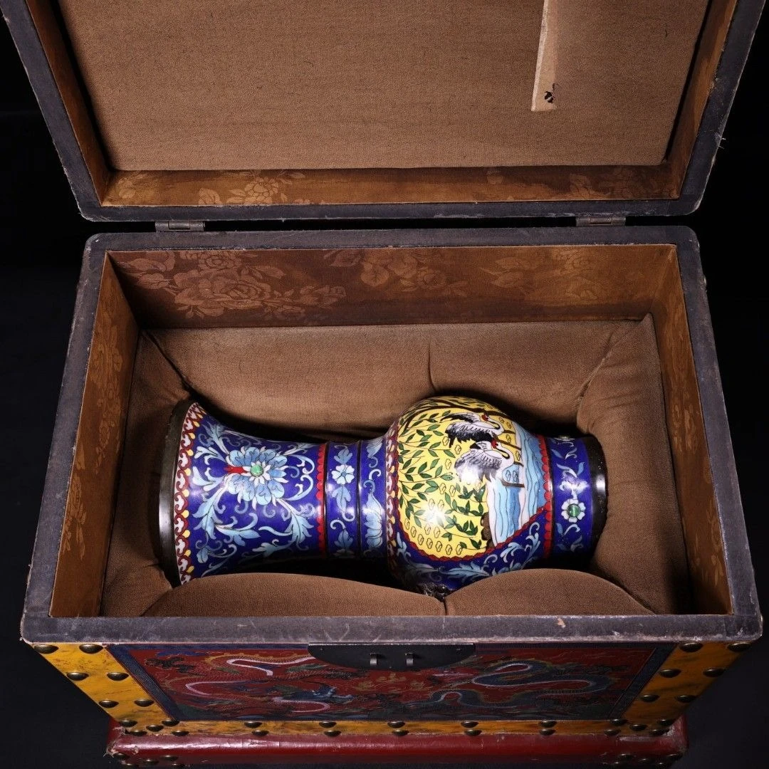 Treasures, old collections, rare filigree enamel in palace imperial collections, exquisite vase craftsmanship and exquisite shap