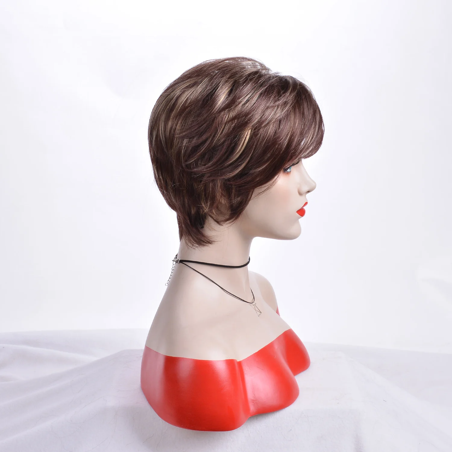 Short Brown Synthetic Wig for Women Pixie Cut Hairstyle Mommy Daily Hair Ombre Heat Resistant Cosplay Party Wig for Lady