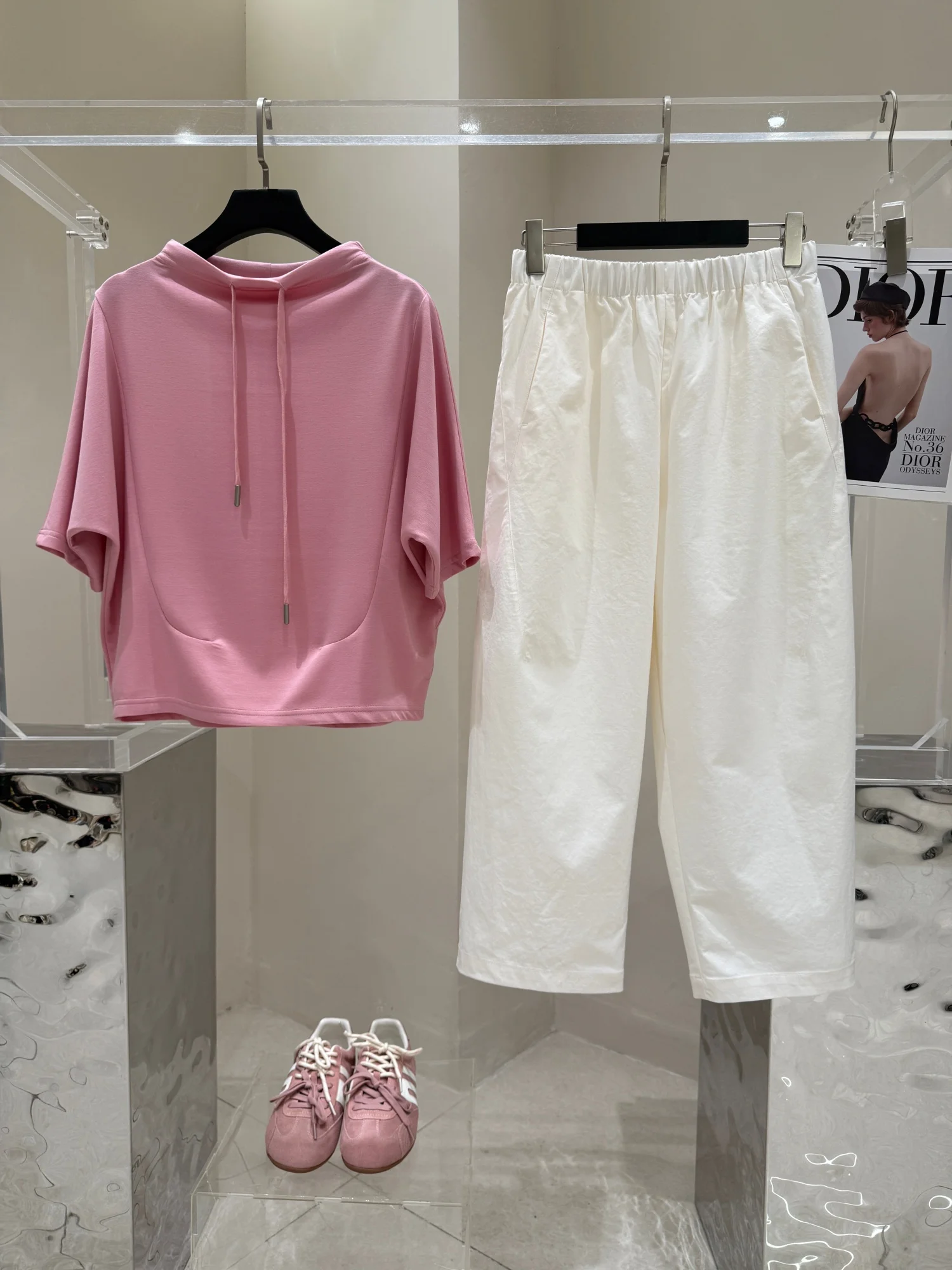 

Элегантный весенне-летний новый комплект: модный спортивный худи для мам среднего возраста из высококачественного хлопка, нейлона и спандекса