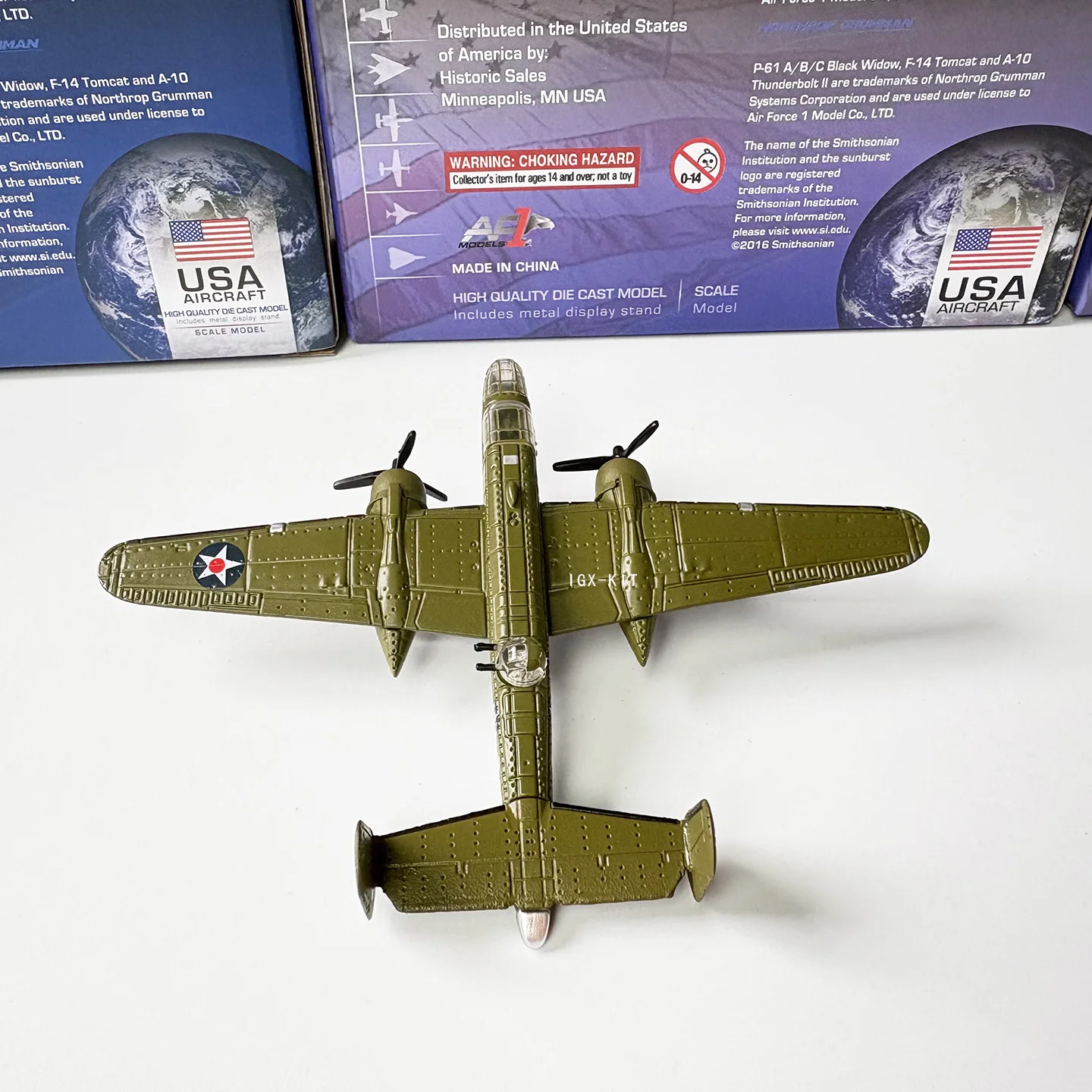 1/200 Scale WWII U.S. B-25 Mit - огляд і ціна Model Kit Plane