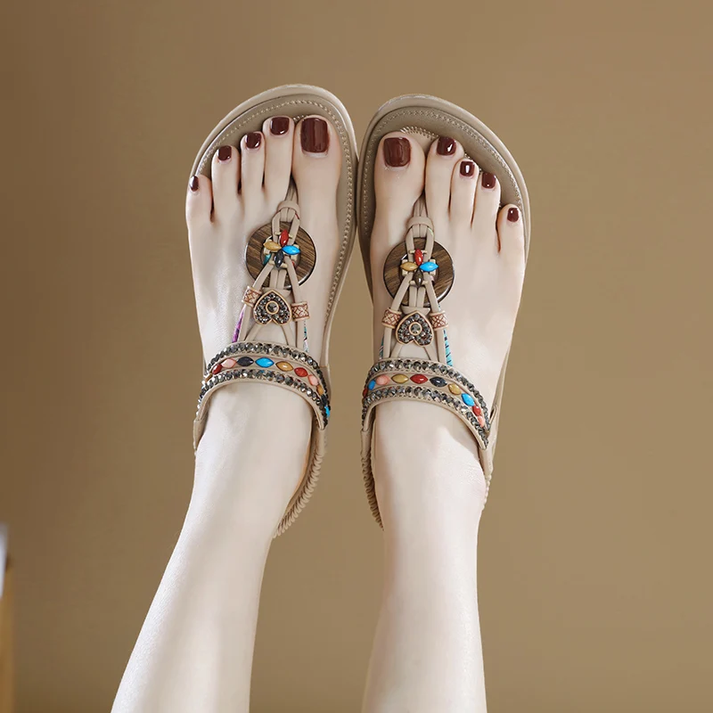 

Summer new Bohemian bead clip on flat bottom comfortable and non tiring, lightweight slip beach sandals