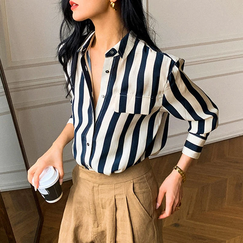 Autumn Women Korean Fashion Vintage Classic Striped Shirt Office Lady Simple Commute Lapel Blouse Casual Long Sleeve Loose Tops