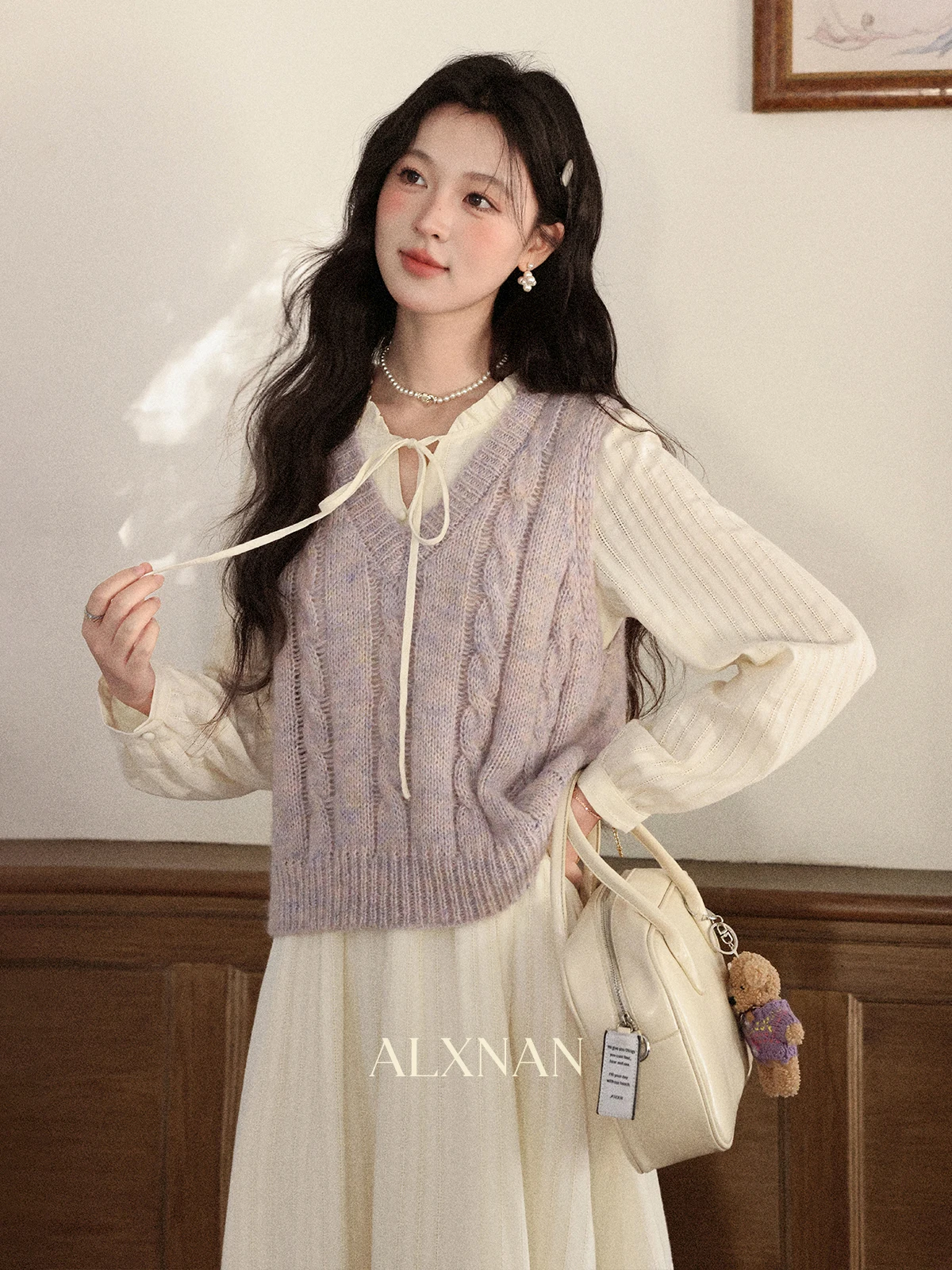 

ALXNAN Purple Vest Wool Knitted Sweater Women Elegant V-neck Sleeveless Top 2025 Summer Loose-fit Casual Female Clothing L57201