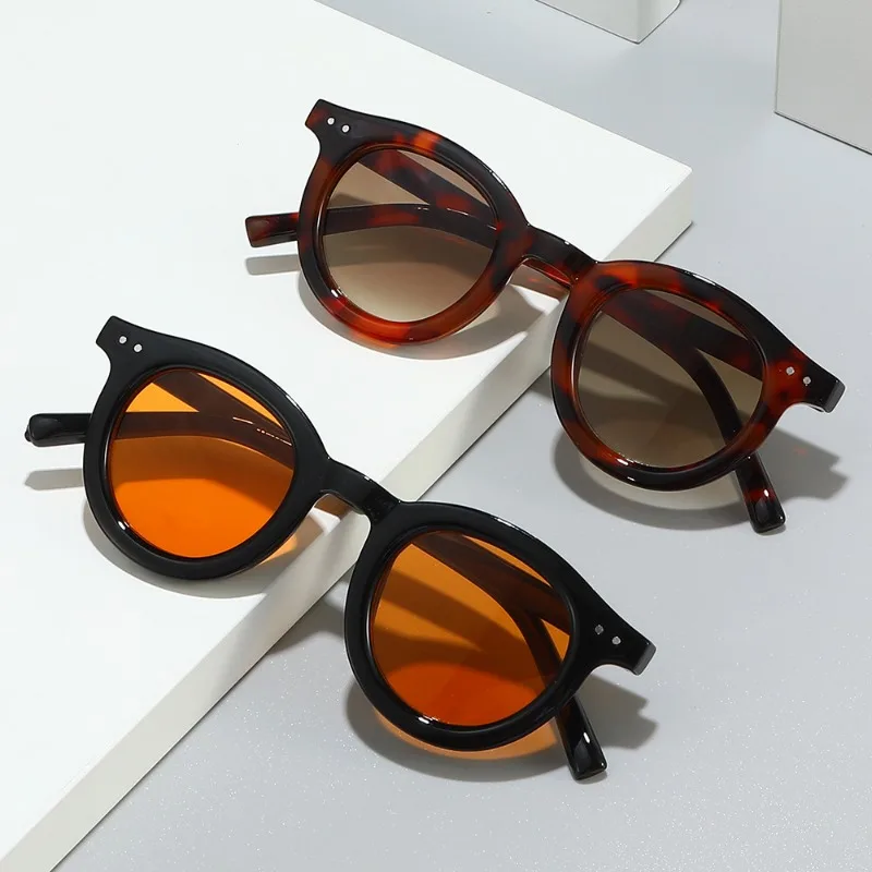 New Men European and American Fashion Rice Nail Sunglasses Korean Edition Personalized Sun Glasses Women Retro Street Glasses