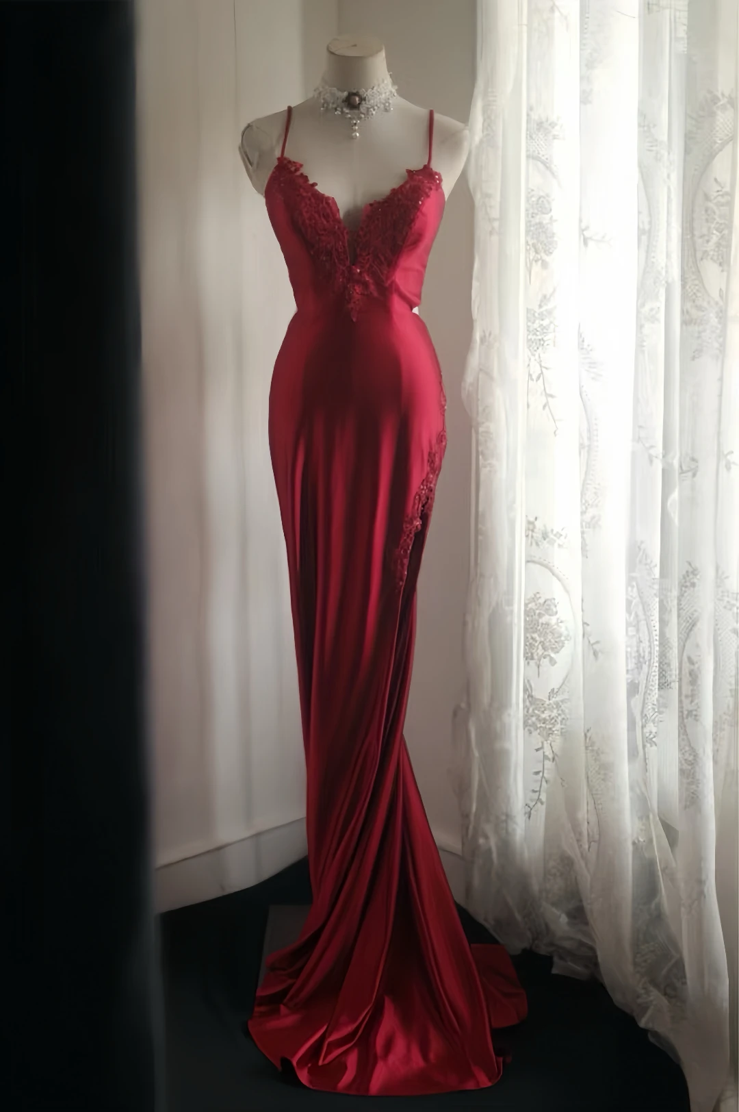 

Sexy Red Evening Prom Gown Applique Designed Backless Sling Beaded Trailing Formal Occasions Party Cocktail Party Evening Gown