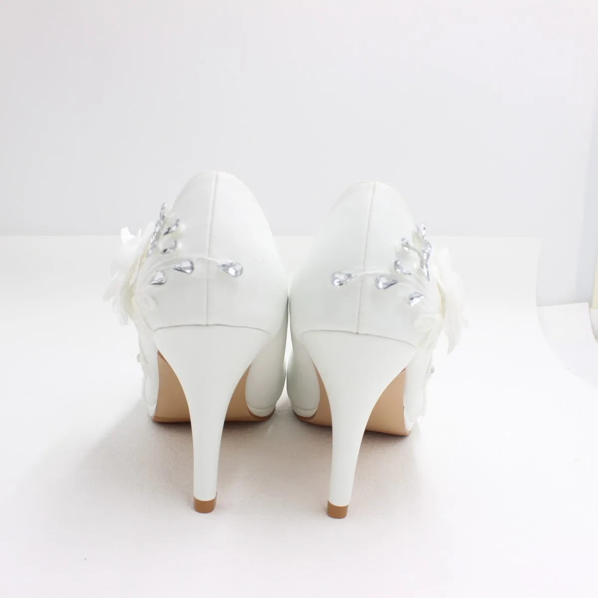 White Lace High Heels Bridal Wedding Shoes 8cm Stiletto Heel Elegant Pumps with Rhinestones and Pearls for Women Party & Evening