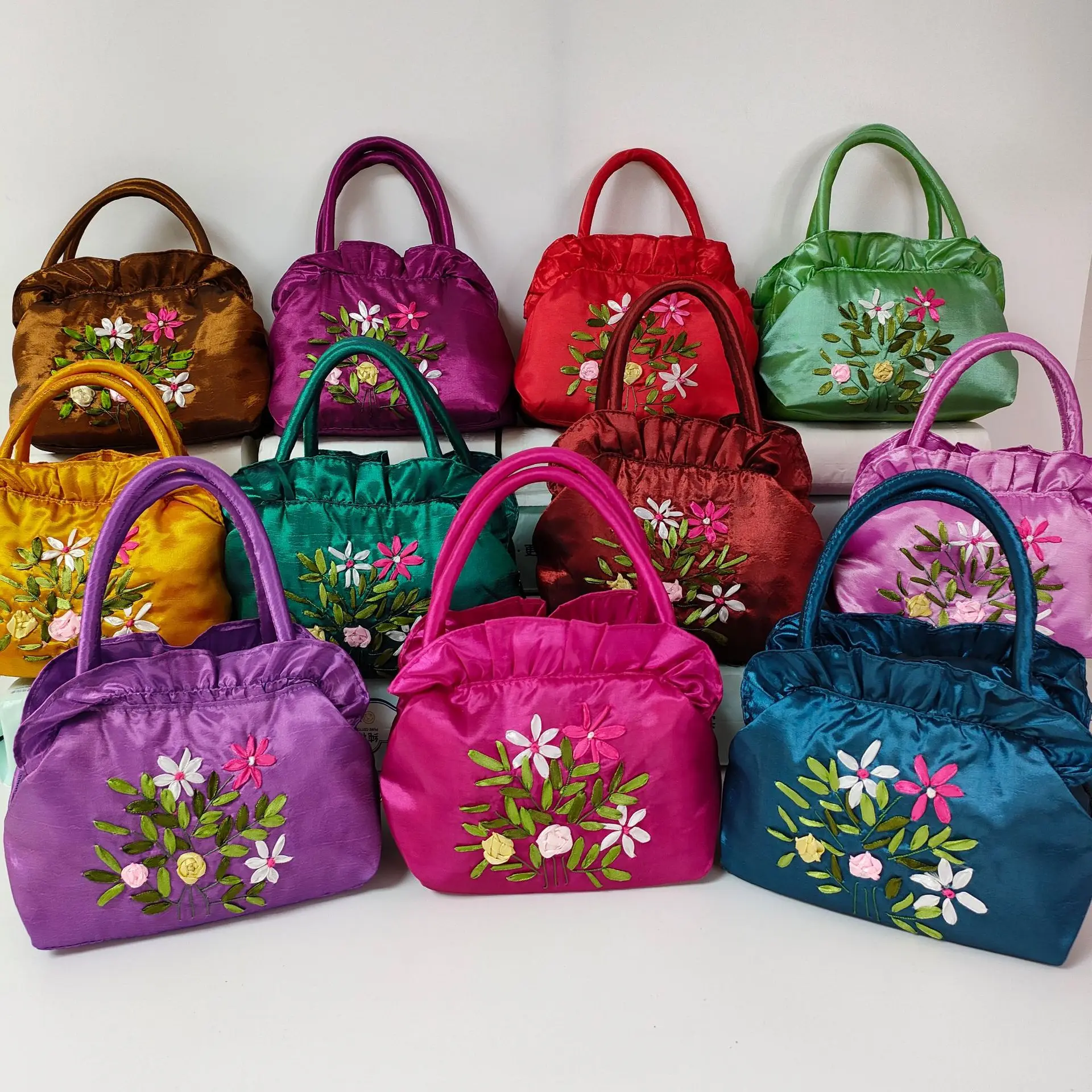 Women's Handmade Silk Embroidered Zipper Bag Ethnic Style Handbag