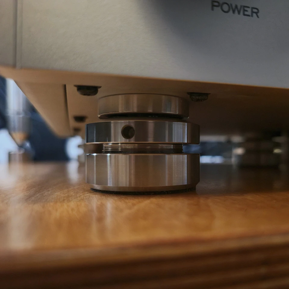 Edelstahl-Keramikkugel-Isolationsfüße, Stoßdämpfende Spike-Pads für Standlautsprecher, Verstärker und CD-Player – Detail 5