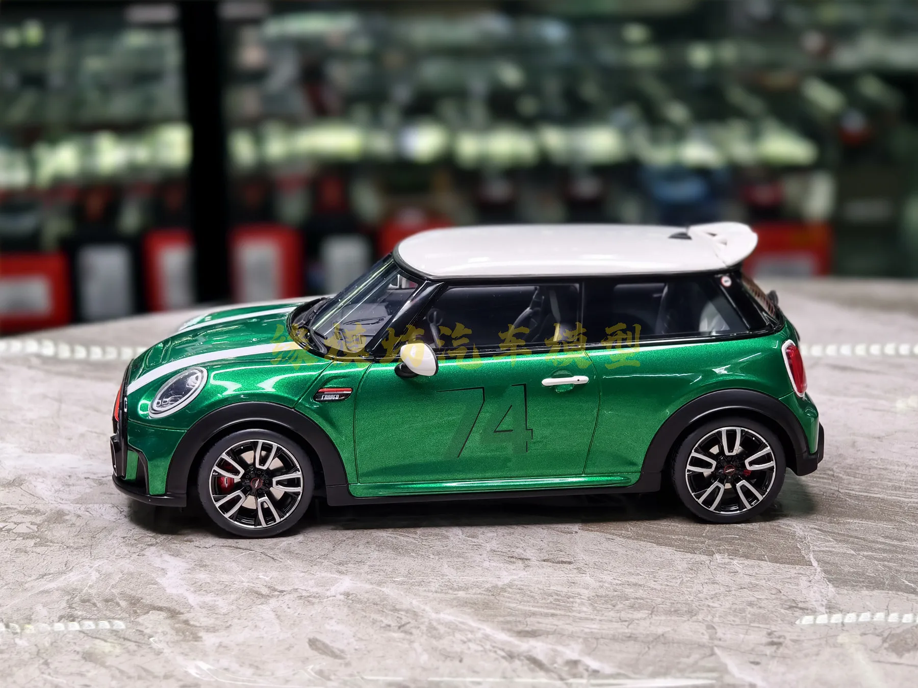 OTTO 1:18 COOPER F56 JCW BRITISH RACING IV 2021 Simulation Limited Edition Harz Metall statisches Automodell Spielzeug Geschenk