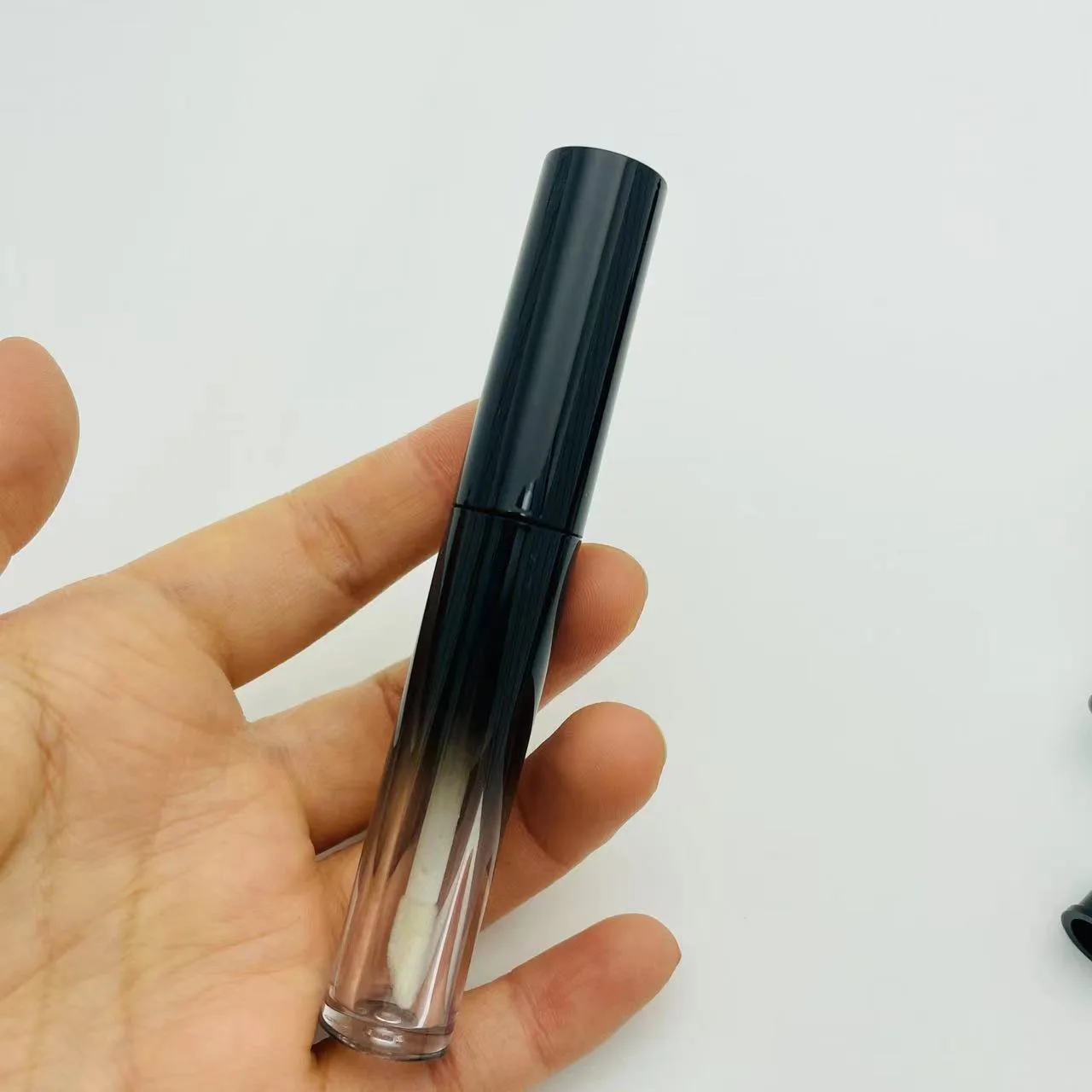 About 4ml Matte Black Mascara Tubes Gradient Empty Lip Gloss Container Eyeliner Bottle Cosmetic Packaging