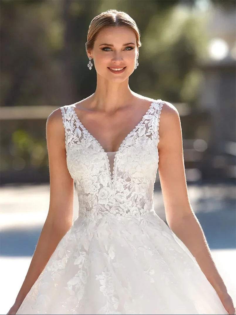 Abiti da sposa vintage personalizzati senza maniche con scollo a V applique Sweep Train Abiti da sposa senza schienale Appliques Vestido De Noiva