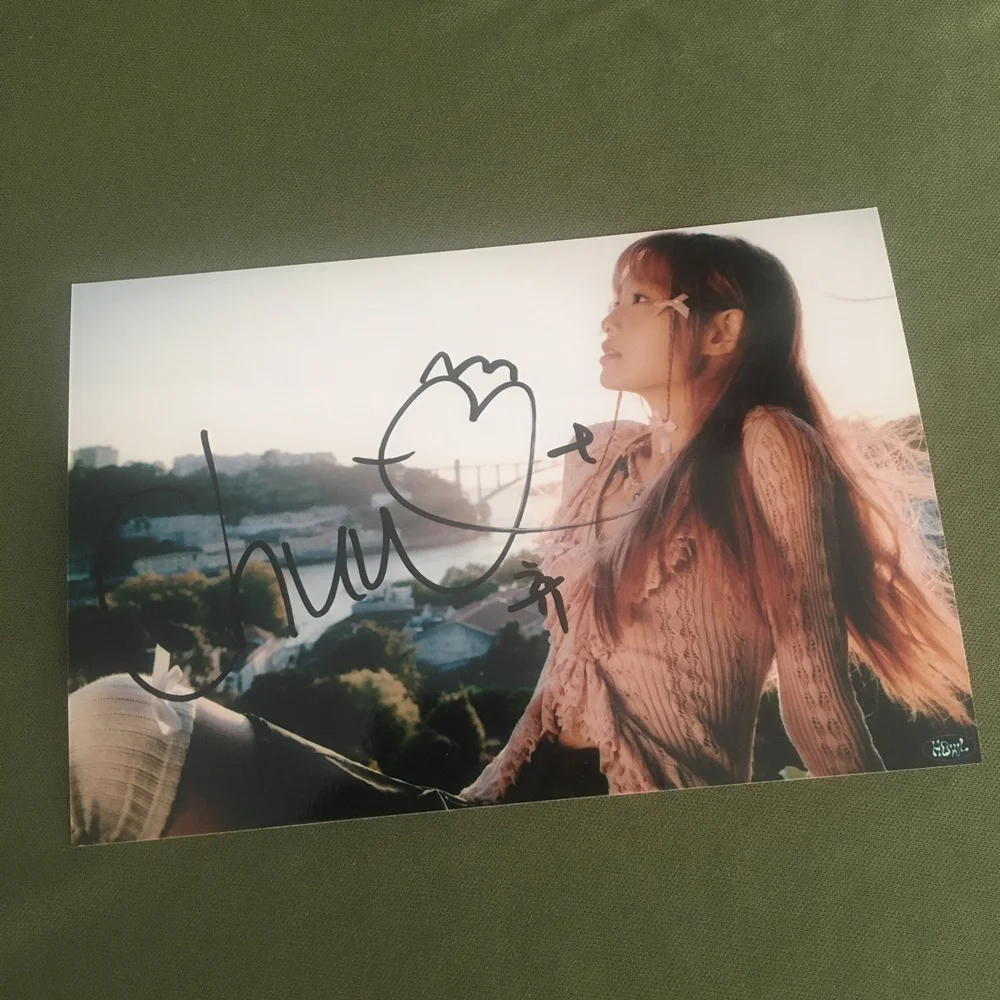 LOONA CHUU Autographed Signed Photo Pictures K-POP Collection COLLECTIBLES 5*7 2023