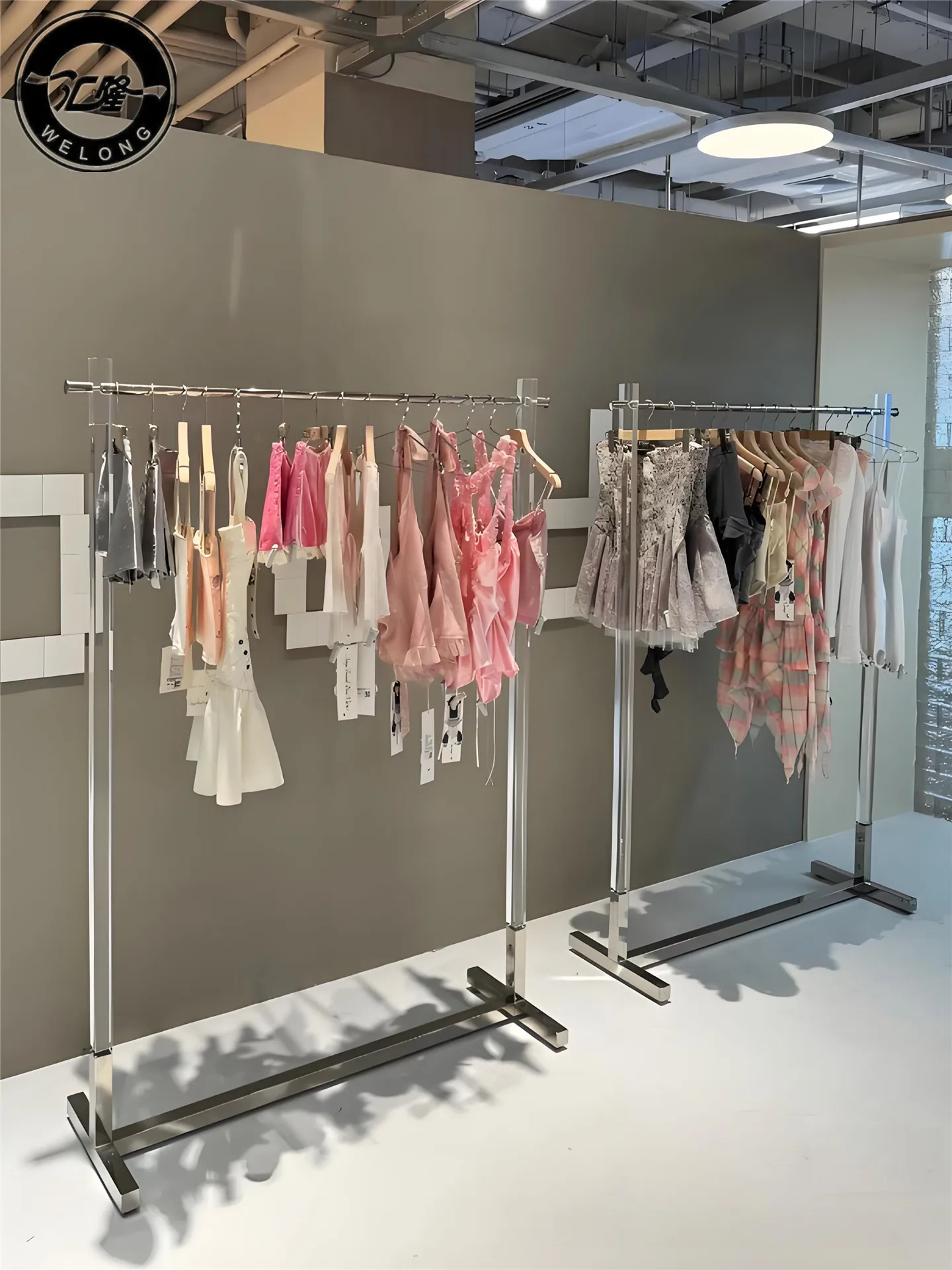 Clothing store display rack Stainless steel acrylic crystal floor-to-ceiling display middle island rack