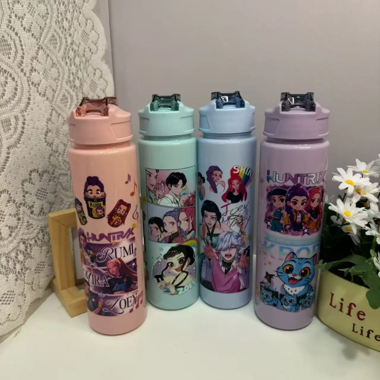 

800ml K Pop Demon Hunters Water Bottle with Straw Kawaii Water Bottles Kids Portable Sports Water Cup Children Birthday Gifts