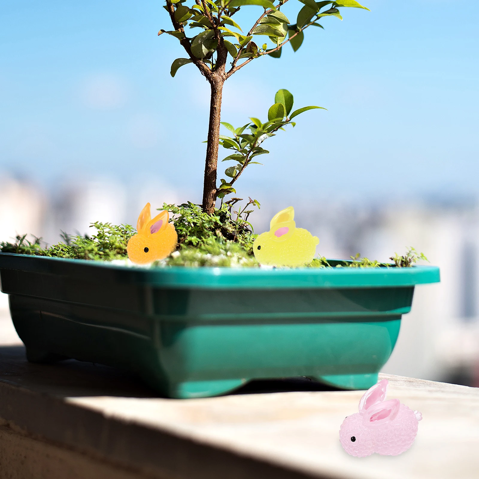 

12pcs Luminous Bunny Figurines Translucent Resin Zodiac Rabbit Decorations Night Glow Cartoon Desk Garden Micro L