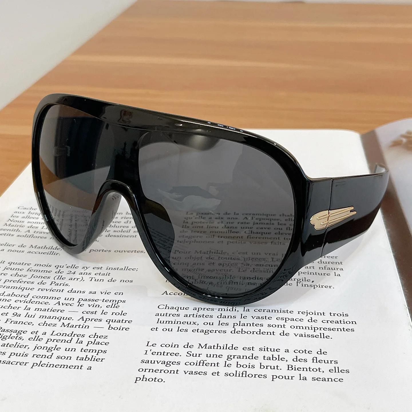 Neue modische, übergroße, schwarze einteilige Sonnenbrille für Damen und Herren, Vintage-Streifen-Design, Sonnenschutzbrille, sexy Driving Shades für Damen – Detail 5