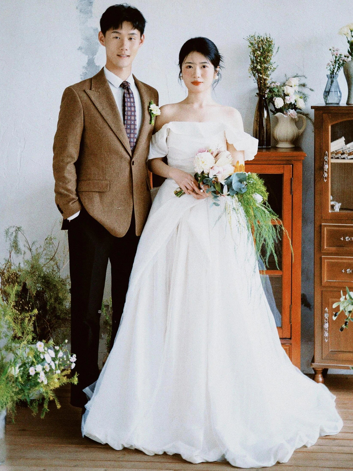 

Ретро-платье для свадьбы и помолвки с одним плечом, белое, для фотосессий на природе, с шлейфом