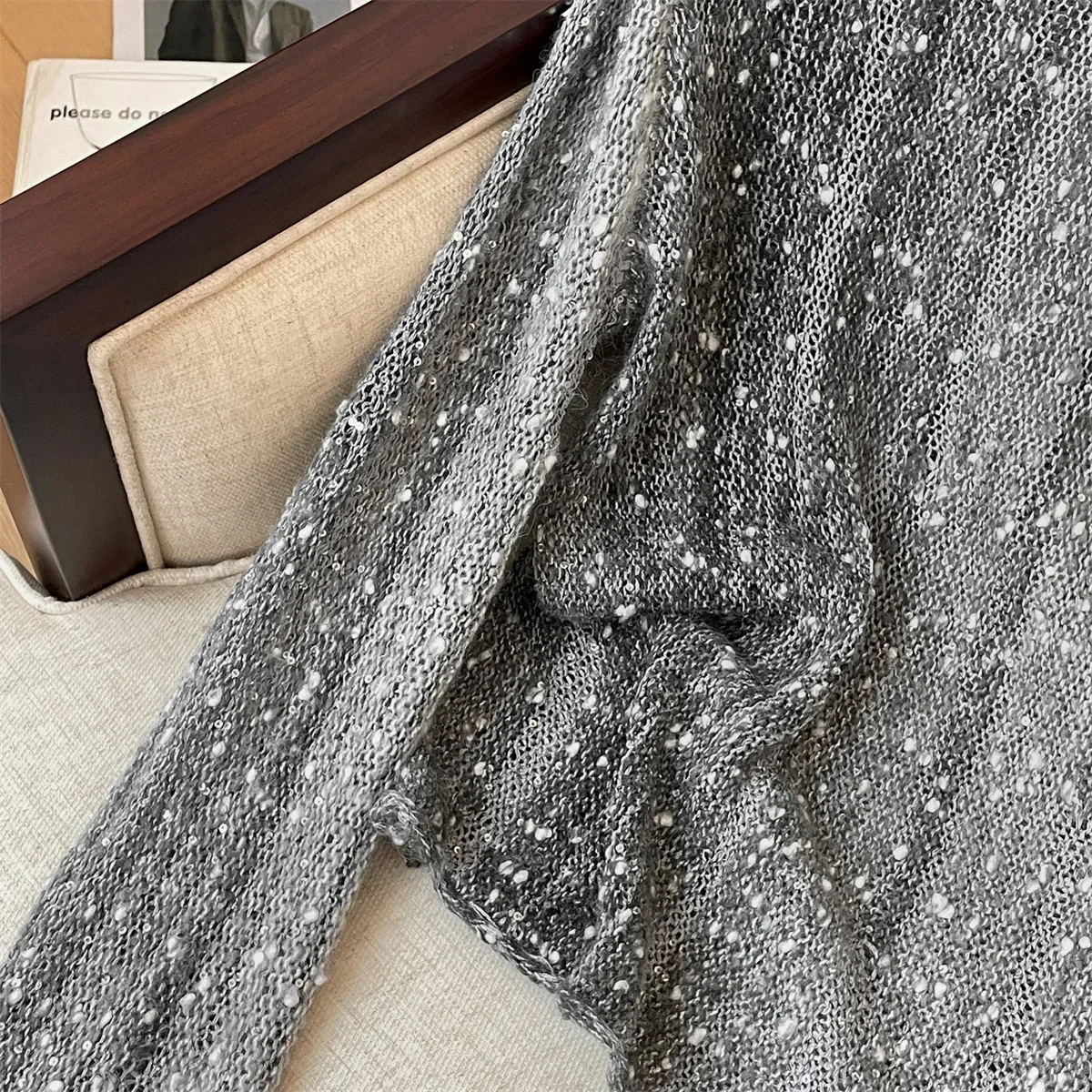 Maglione di maglieria da donna a maniche lunghe allentato morbido e accogliente Autunno Inverno Nuovo stile Capispalla dimagrante Colore misto lucido Design artigianale