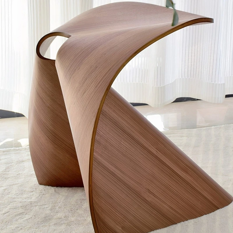 

Dining chairs, Nordic solid wood creative chairs, modern and minimalist creative side tables, and black dressing stools in