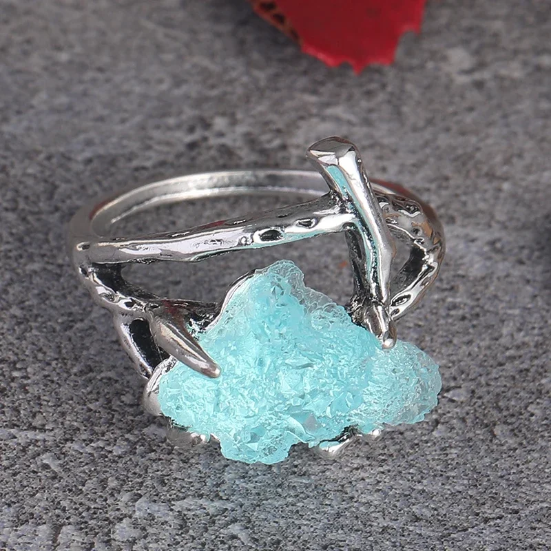 Antique  Silver Color Dead Branch 4 Claw Lake Blue Stone Ring Women Men Punk Ethnic Jewelry Accessories Gift