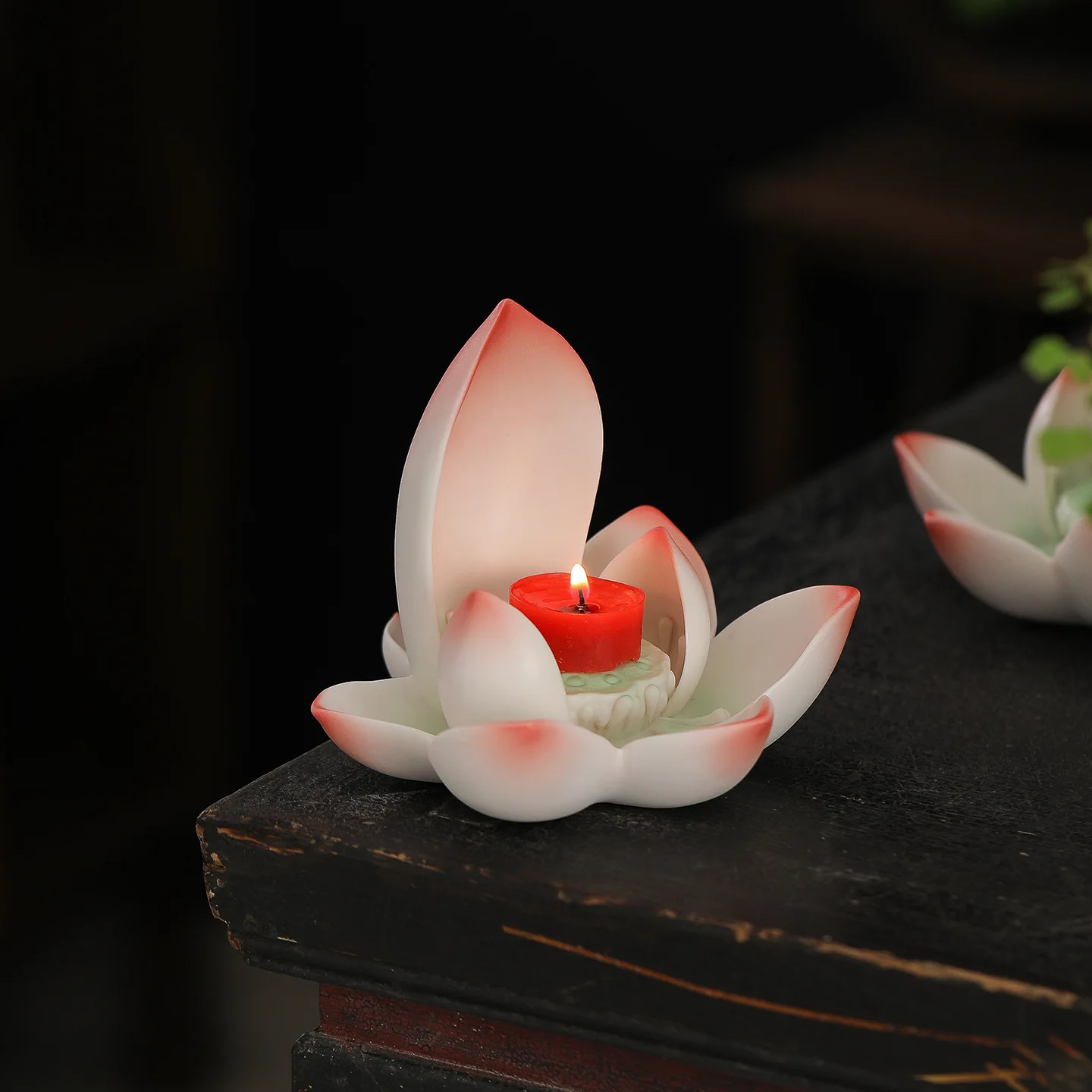 YFY Chinese Zen offering lotus flowers, a pair of candle holders, candle holders offering lamp, hall tea room table lamp