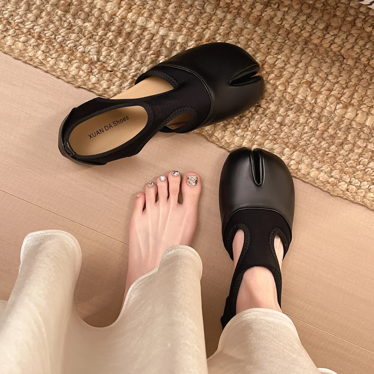 New Women Brand Mary Janes Shoes Summer Split Toe Tabi Walking Sneakers Casual Loafers Designer Black Ballet Flats Sandals