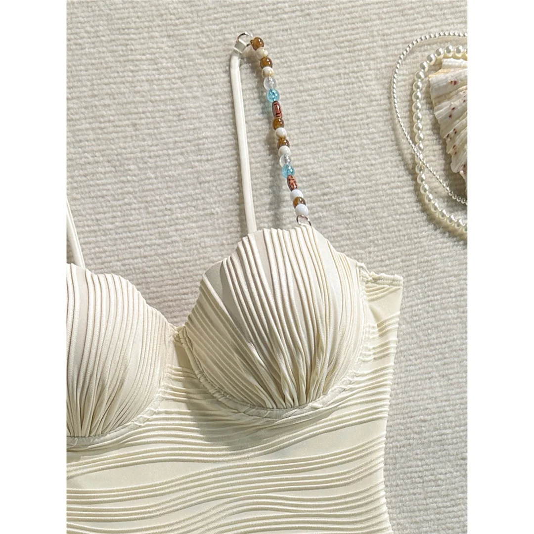 Gefalteter, farbenfroher Badeanzug mit Bügeln und Perlen für Damen, einteiliger Badeanzug, Monokini mit hohem Beinausschnitt, Badebekleidung, Badeanzug, Modell V8301. – Detail 10